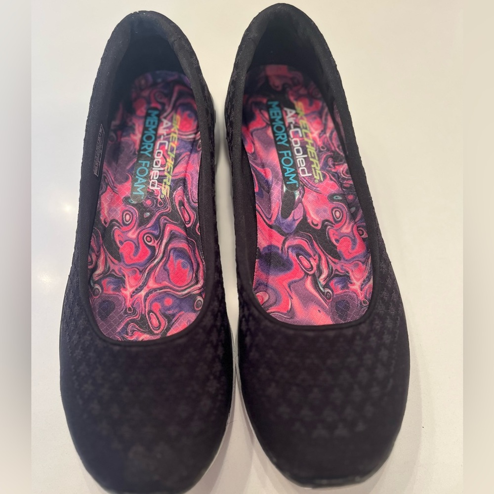 Skechers Slip On, air cooled with memory foam